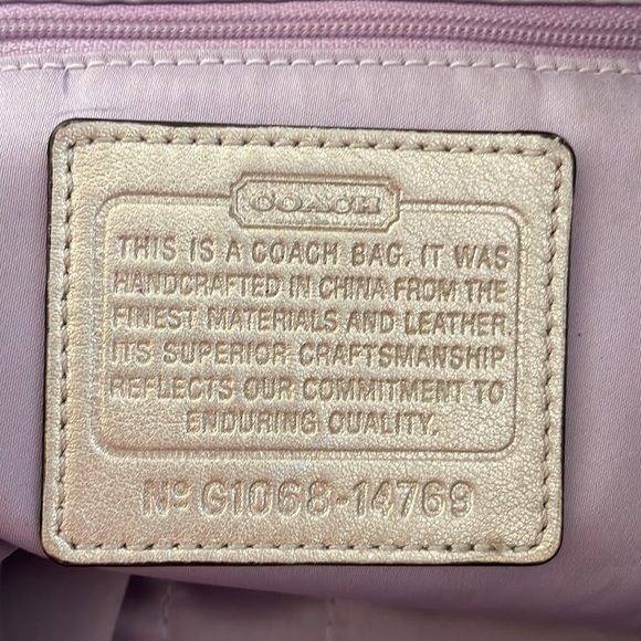 Beautiful Metallic Gold Leather Coach Shoulder Bag - Picture 4 of 4